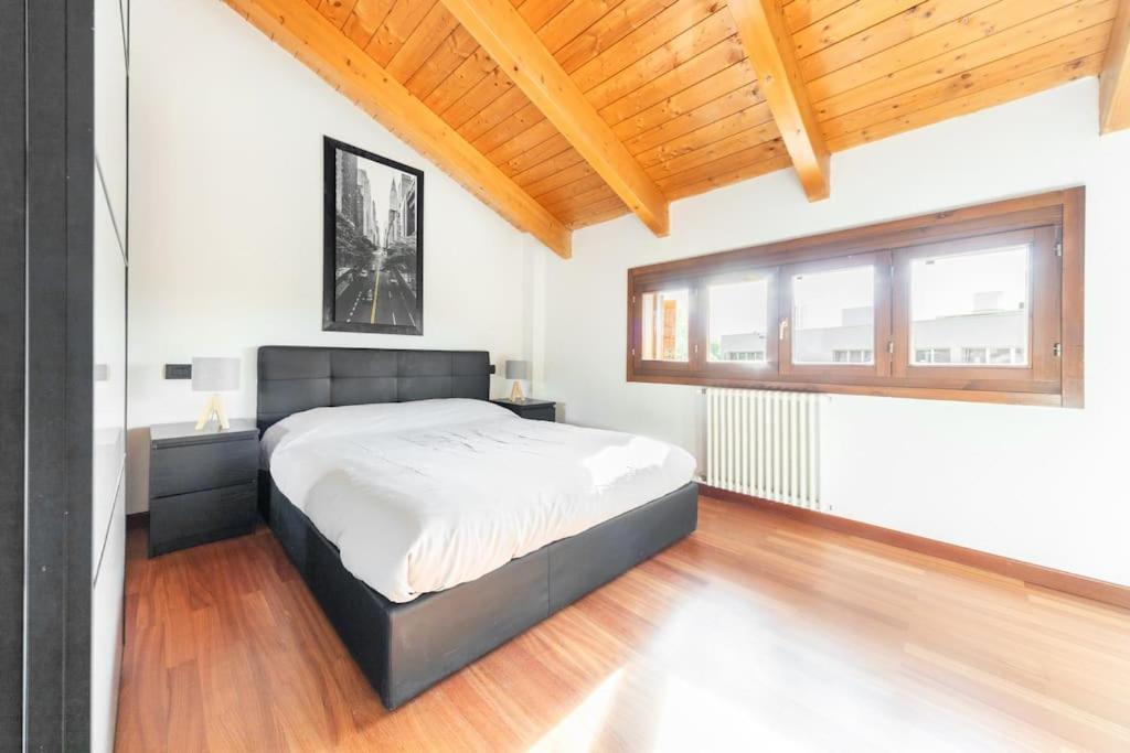 Appartamento Unico A Bologna Con 3 Camere E Parcheggio Gratuito Bagian luar foto